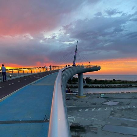 Appartamento Direttamente Sul Lungomare Pescara Esterno foto
